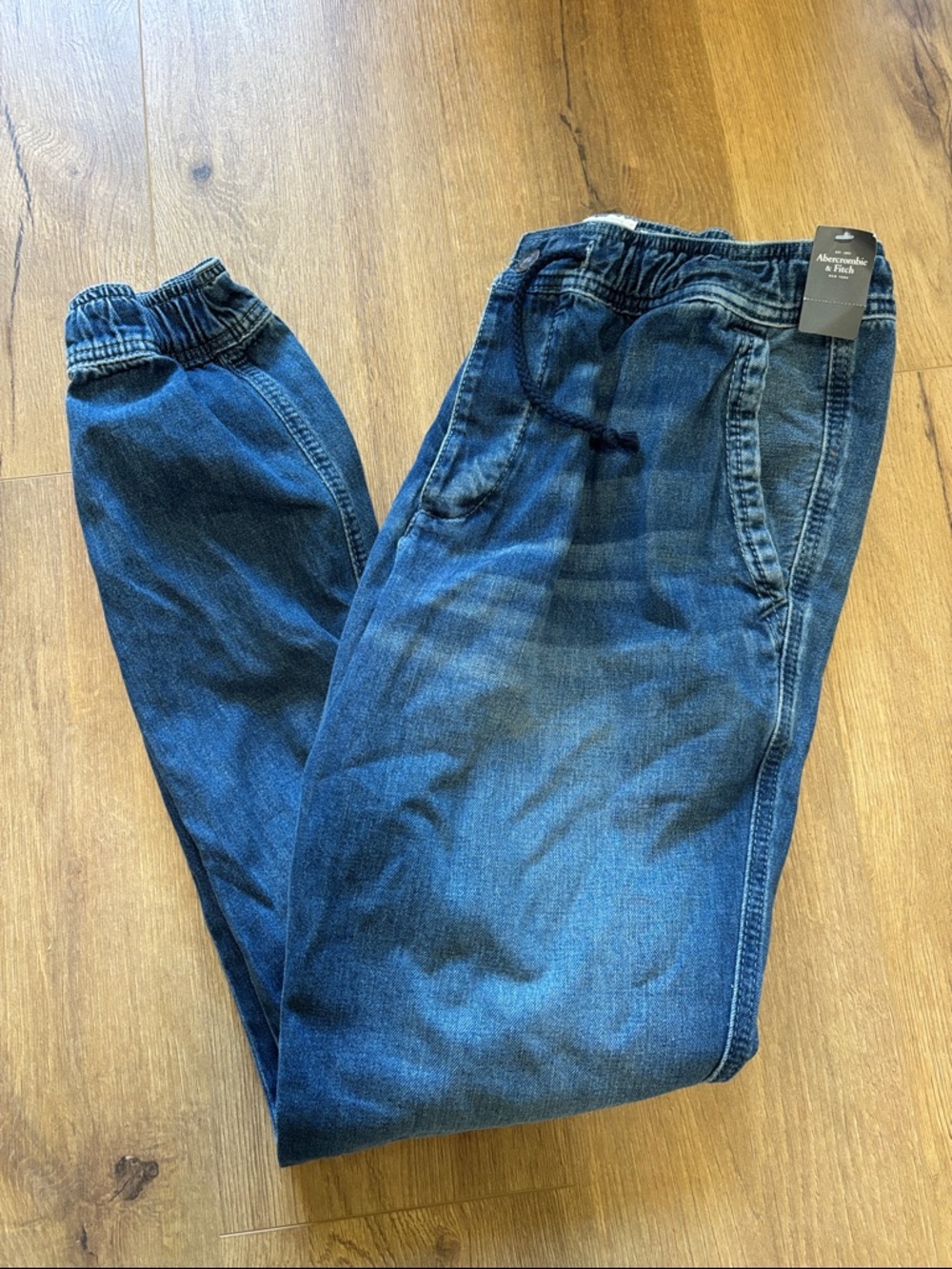 Abercrombie & Fitch Men’s Relaxed Elastic-Waist Joggers
